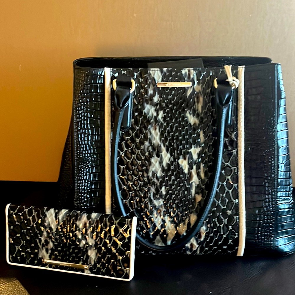 Black leather Brahmin shoulder bag with wallet
